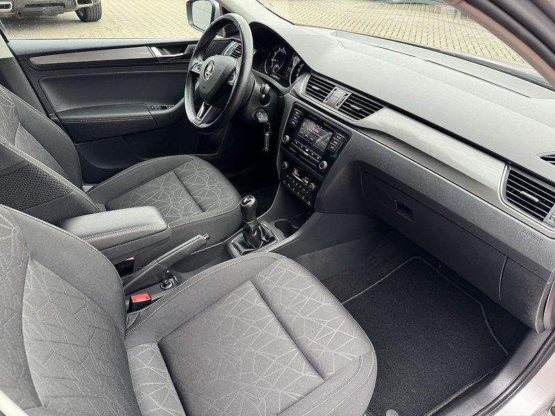 Škoda Rapid (2018) 1.0TSi Xenony Digi Klima DAB - fotka 15 z 48