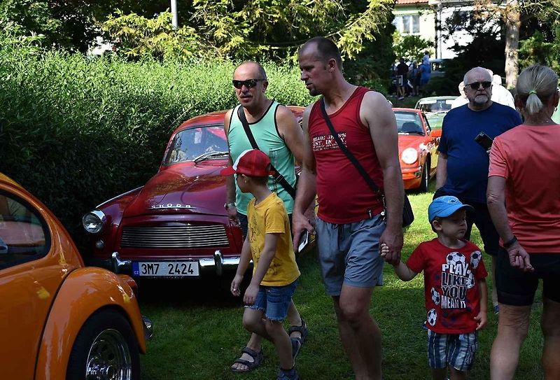 Již 18. ročník Veterán Rallye z lázní do lázní s podtitulem na pohodu, odstartovala v neděli ráno ze Skalky. 13.8. 2023