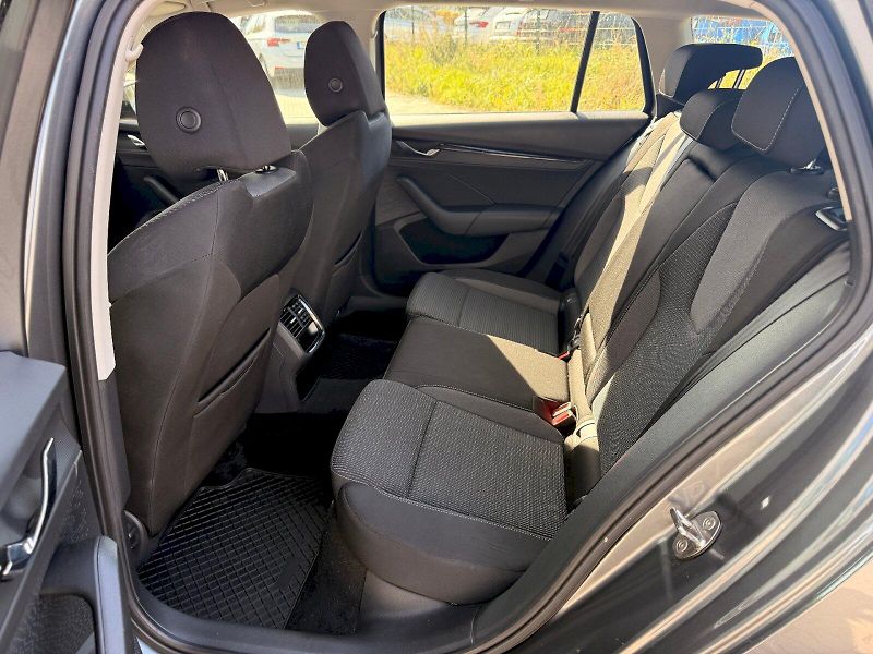 Škoda Octavia (2022) COM AMB TD 85/2.0 M6F - fotka 14 z 23