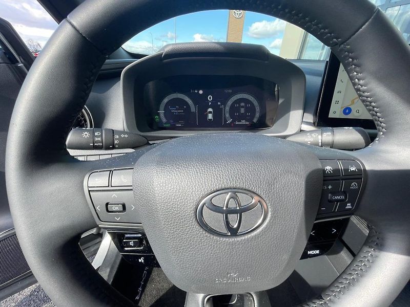 Toyota C-HR 2.0 Plug-In Hybrid Style - fotka 26 z 28