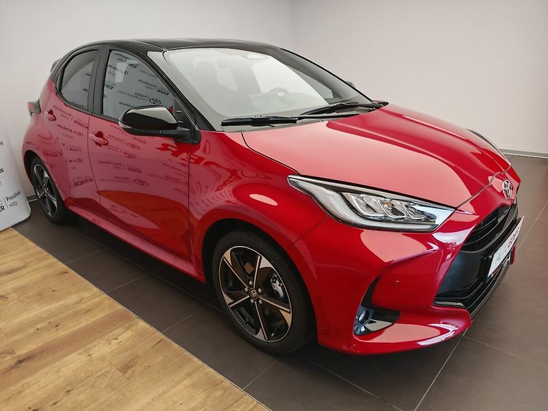 Toyota Yaris 1.5 TNGA HEV Executive VIP - fotka 3 z 33