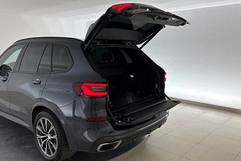 BMW X5 xDrive40d - fotka 10 z 29