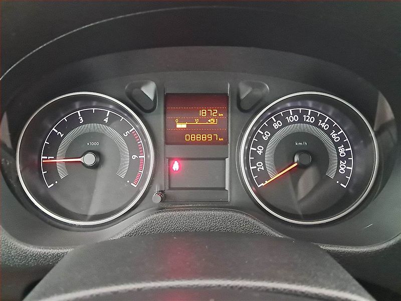 Peugeot 301 (2013) 1.2 VTi, Tempomat - fotka 11 z 15