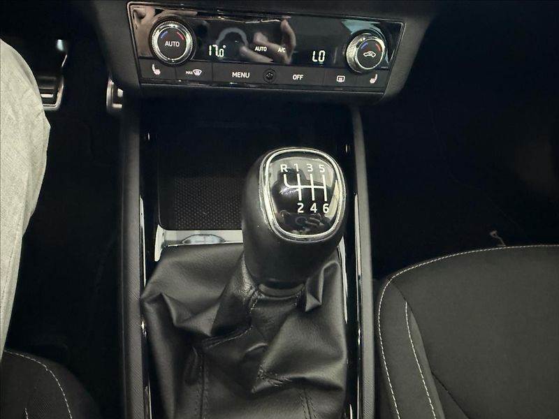 Škoda Scala 1,0   TSI 85kW,SERVISKA,1. MAJ - fotka 20 z 26