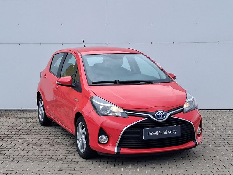 Toyota Yaris 1.5 HSD Trend - fotka 6 z 23
