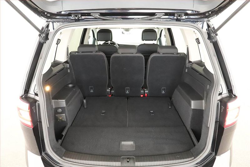 Volkswagen Touran (2020) 2.0 TDI, Automat, 7 míst - fotka 11 z 15