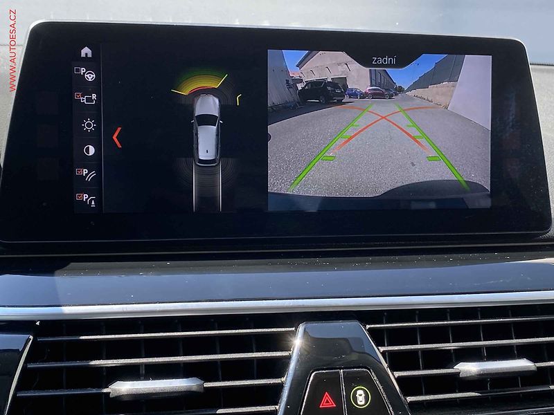 BMW Řada 5 (2017) 3.0D 530d, AT, navi, bixen - fotka 19 z 20