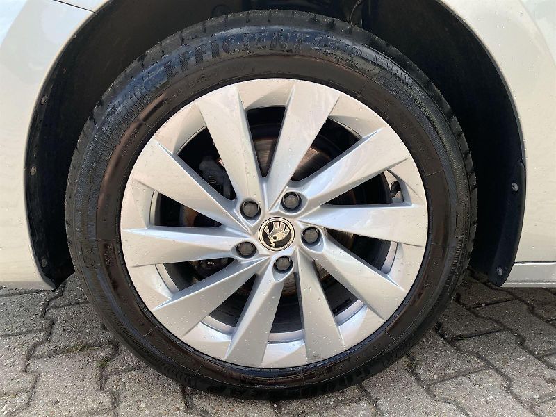 Škoda Octavia (2024) Combi 2.0 TDI DSG Style + - fotka 30 z 34