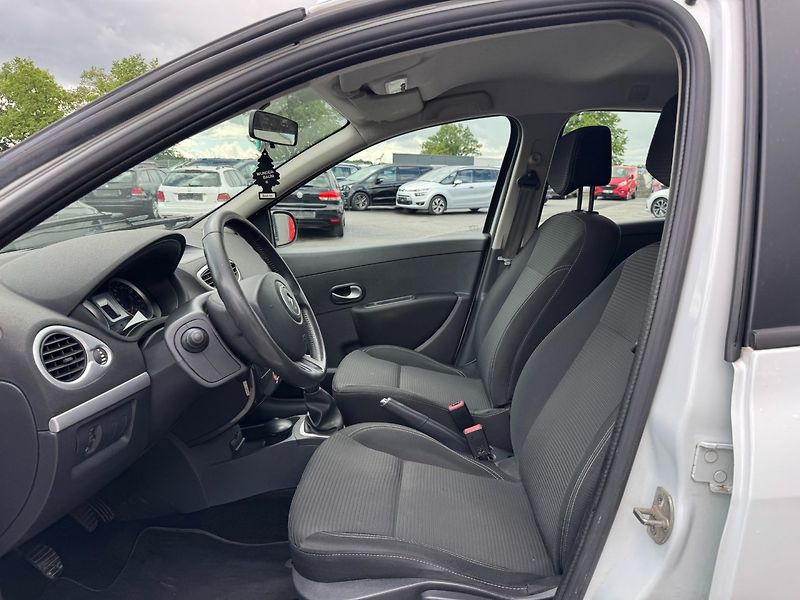 Renault Clio (2012) 1,2 55 KW Klima - fotka 10 z 28