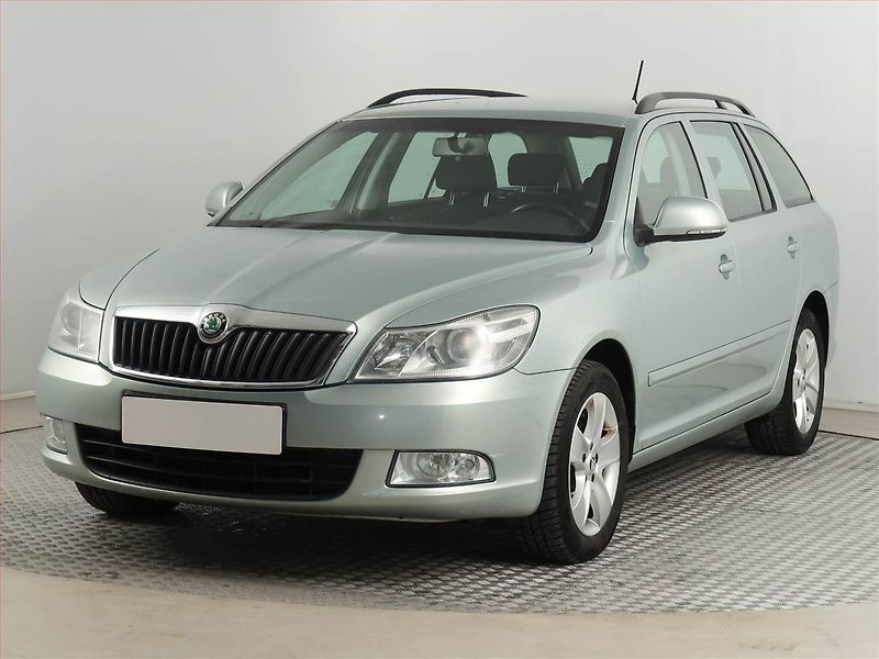 Škoda Octavia (2013) 1.6 TDI, po STK, dobrý stav - fotka 2 z 15