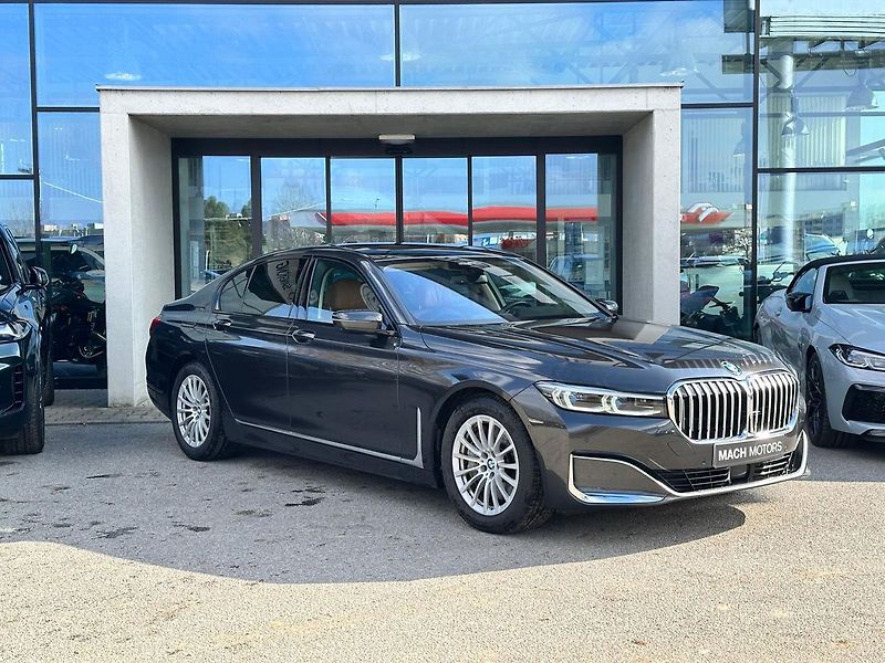 BMW Řada 7 740D xDrive Executive Pro - fotka 2 z 24