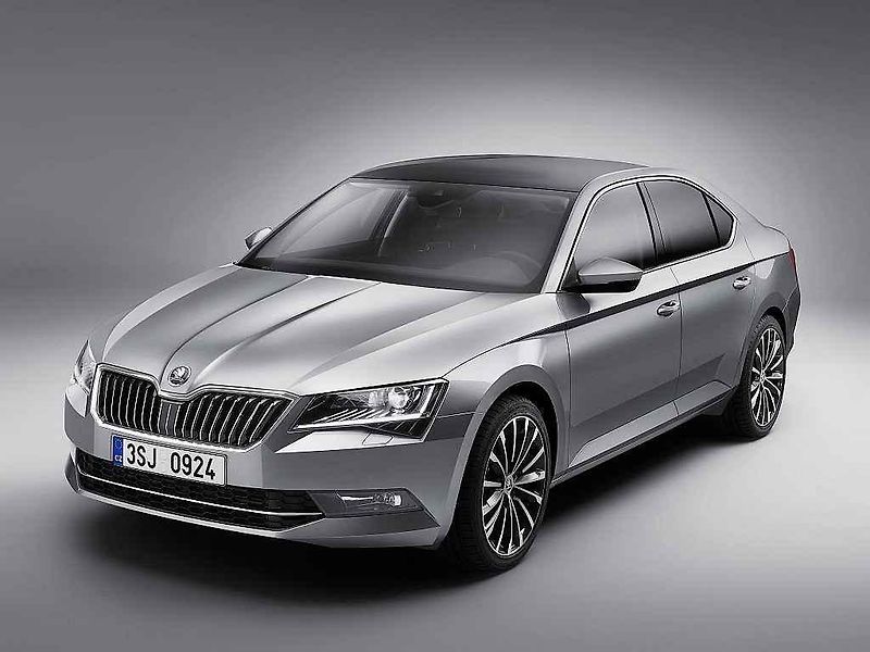 Škoda Superb.