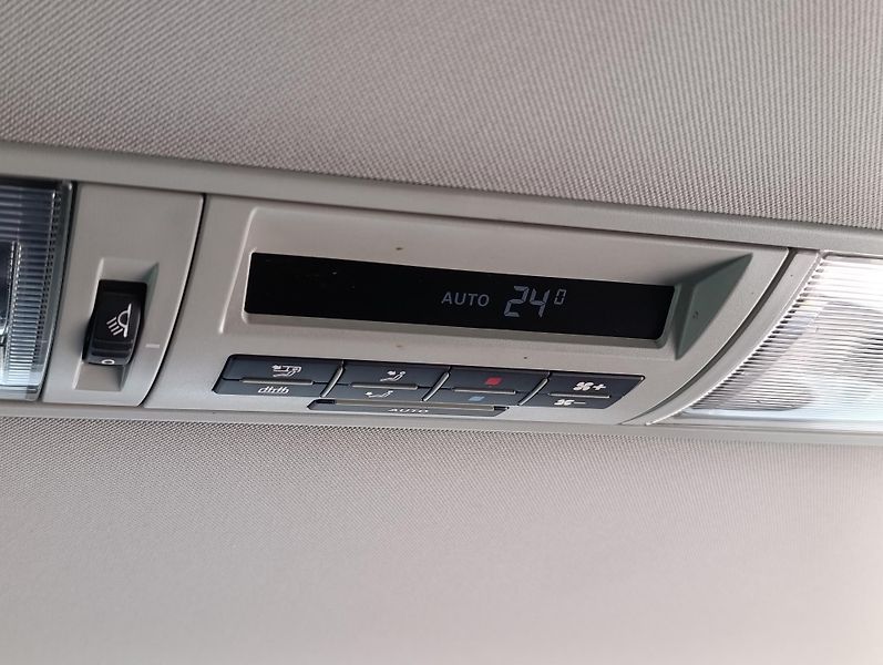 Volkswagen Multivan 2.0TDI 110kW ČR - fotka 28 z 35