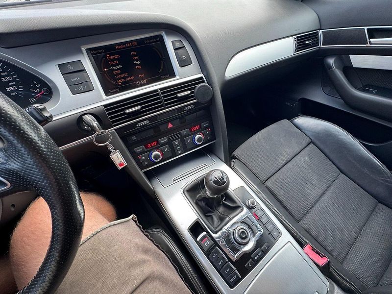 Audi A6 (2009) 2,7 TDI V6 140 KW MANUÁL SLINE - fotka 27 z 43