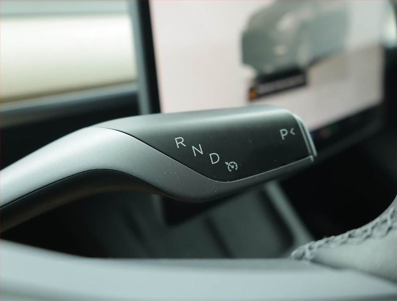 Tesla Model Y (2023) Long Range AWD 79kWh, SoH 92% - fotka 13 z 21