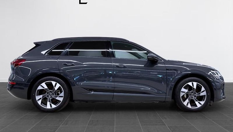 Audi Q8 e-tron 50 Q Kamera Tažné Ambient B&O - fotka 3 z 13