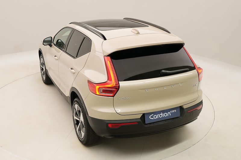 Volvo XC40 (2026) B3 AUT DARK ULTRA  - fotka 17 z 61