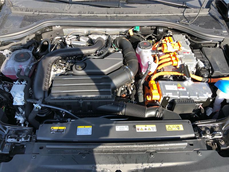 Škoda Superb 1,5 TSI  iV - fotka 30 z 30