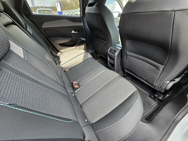 Peugeot 308 (2024) SW 1.2PT 130 ALLURE EAT8  - fotka 11 z 30