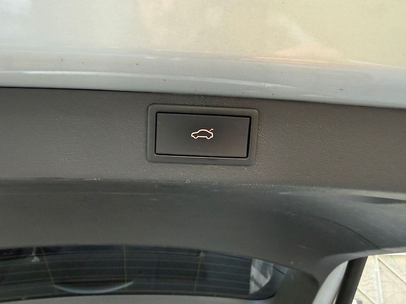 Škoda Enyaq 82 kWh / LOFT / Matrix LED/ Te - fotka 39 z 43