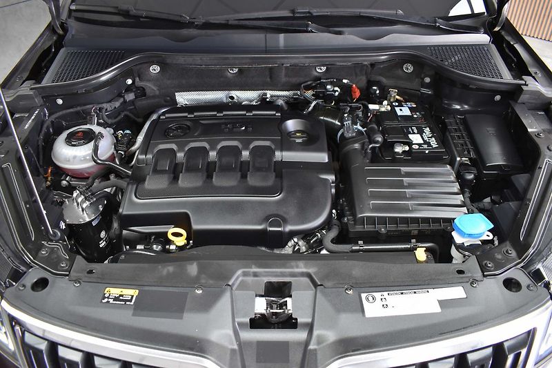 Škoda Karoq 1.6 TDI 85kW KAMERA*KESSY*ACC* - fotka 37 z 42