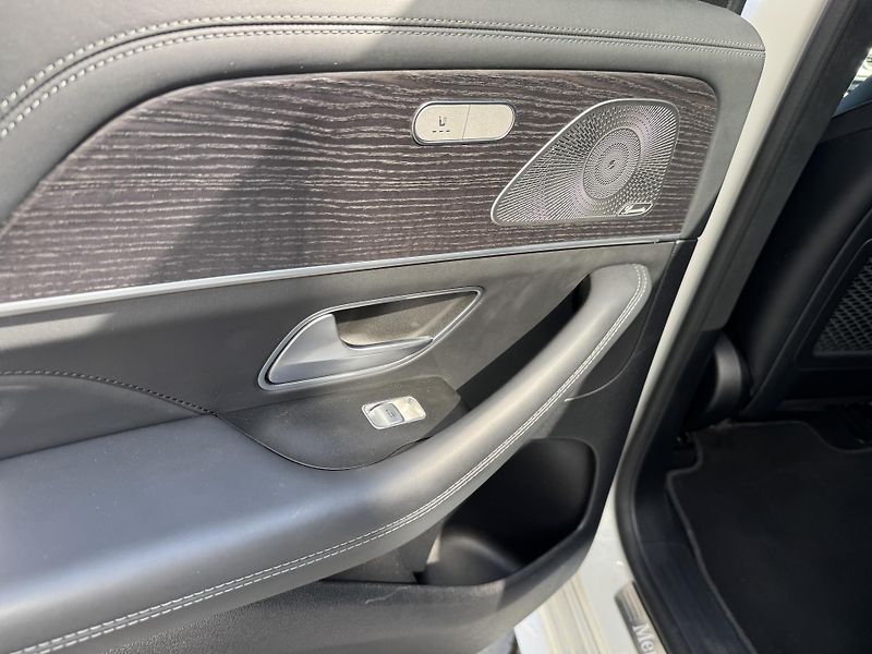Mercedes-Benz GLE (2022) GLE 350e 4M AMG PANORAMA - fotka 17 z 27
