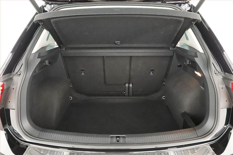 Volkswagen Tiguan (2021) 2.0 TDI - fotka 21 z 22