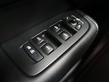Volvo XC60 2,0 B4 AWD PLUS DARK 1. MAJ ČR - náhled 19