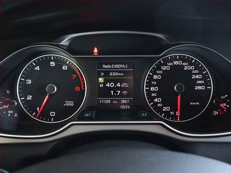 Audi A4 (2013) 1.8 TFSI, ČR,1.maj, Bi-Xenony - fotka 9 z 19