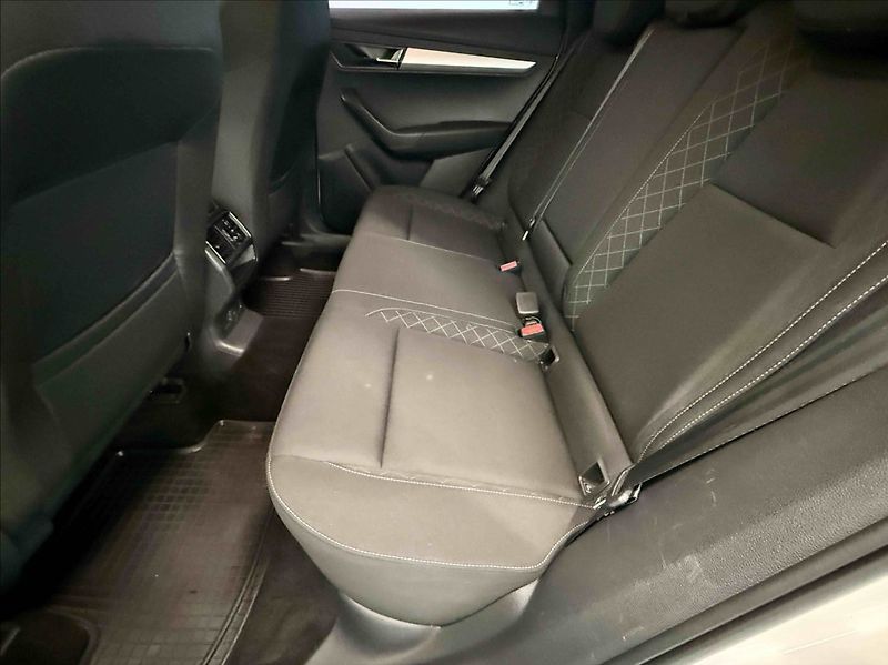 Škoda Karoq 2,0 TDI AMBITION 4X4 AT - fotka 8 z 15