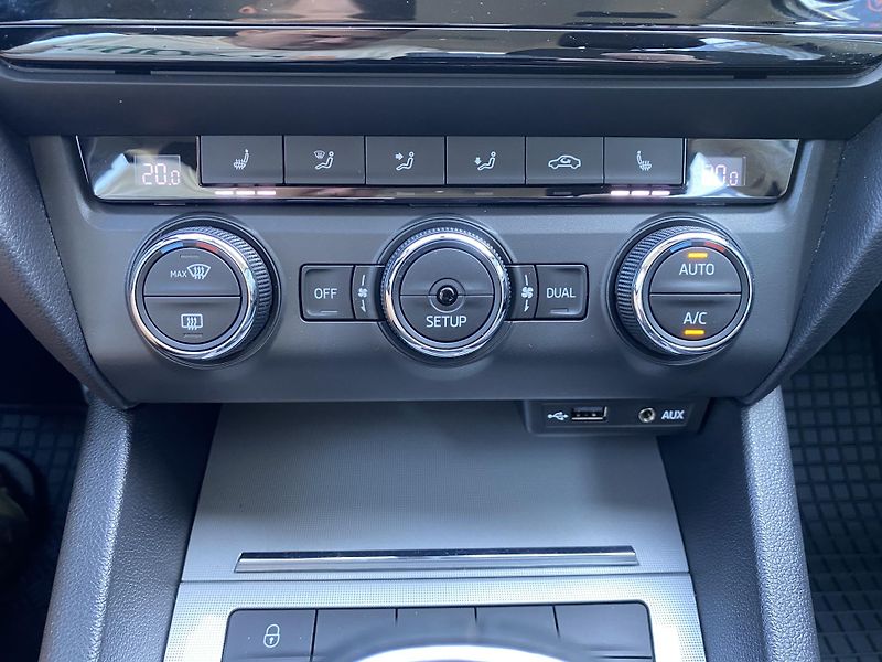 Škoda Octavia 1.4 TSI 103kW - 1xMAJ.-ALU-PDC - fotka 25 z 42