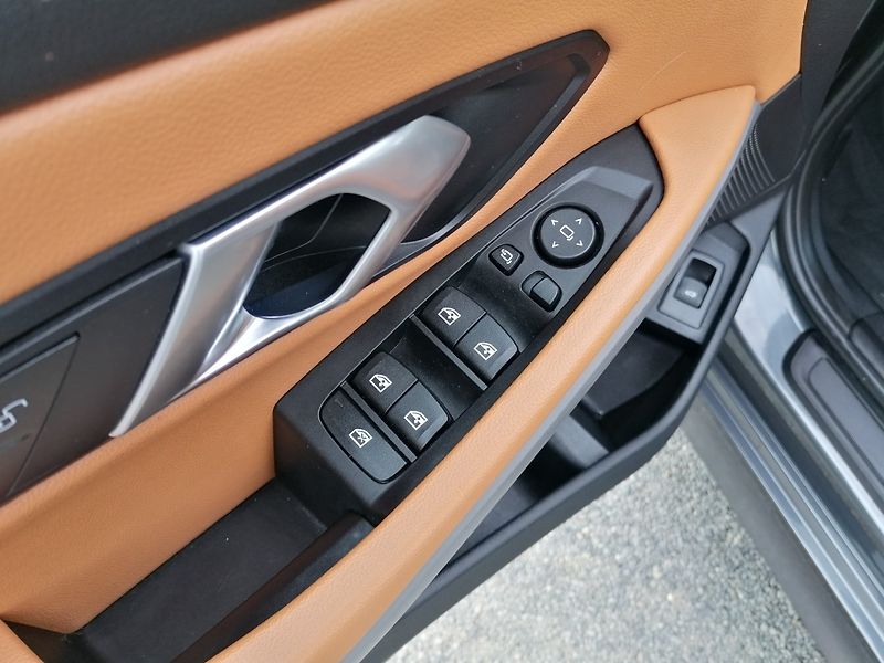 BMW Řada 3 (2022) 2.0 318IA 115kW Kůže - fotka 25 z 36