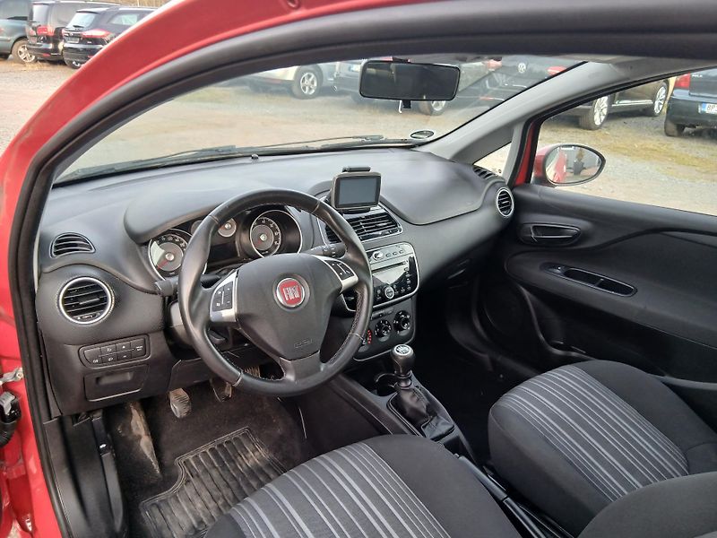 Fiat Punto 1.2i, ALU, klima - fotka 16 z 29