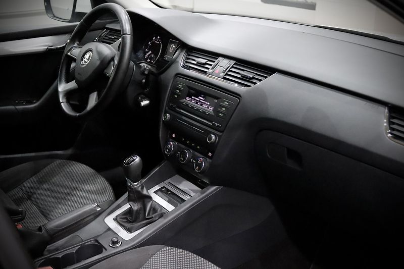 Škoda Octavia 3 Combi 1.4 TSI 103 kW - fotka 12 z 25