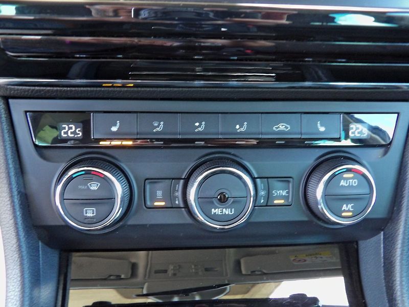 Škoda Superb 2.0TDI Style Serviska Tažné We - fotka 14 z 39