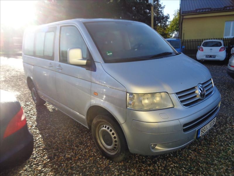 Volkswagen Caravelle 2,5 - fotka 1 z 3