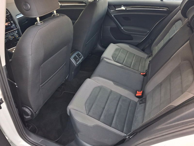 Volkswagen Golf (2020) Variant HighLine 1,5TSi 110kW - fotka 7 z 35