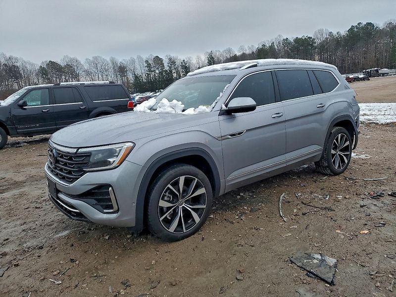 Volkswagen Atlas (2024) Auto na cestě - fotka 1 z 13