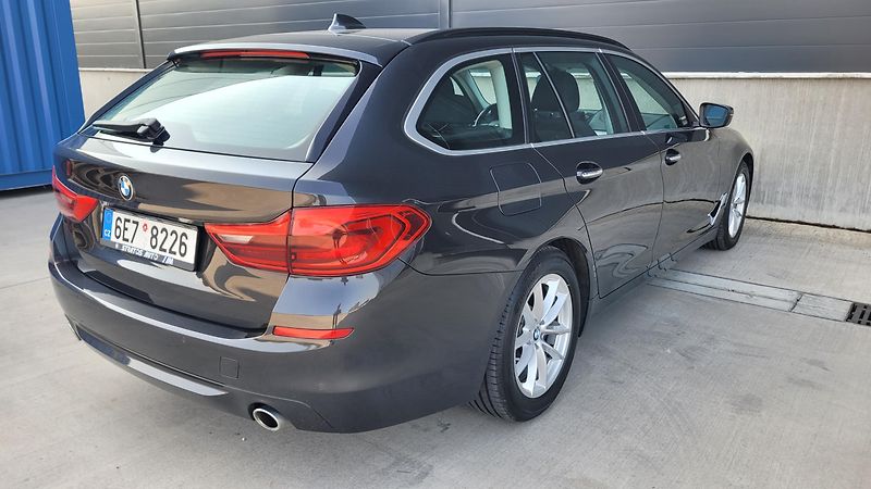 BMW Řada 5 520D manuál - fotka 12 z 25