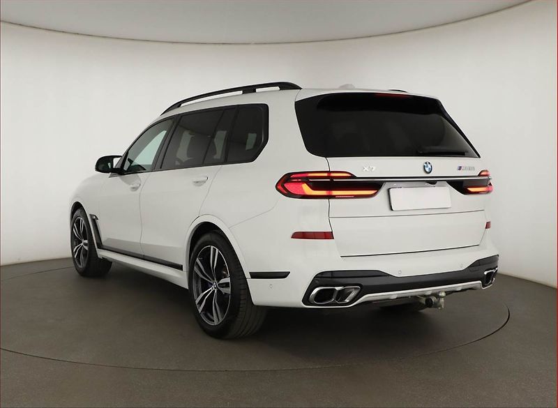 BMW X7 (2024) M60i, 7míst, Vzduch, 360°, ACC - fotka 4 z 23