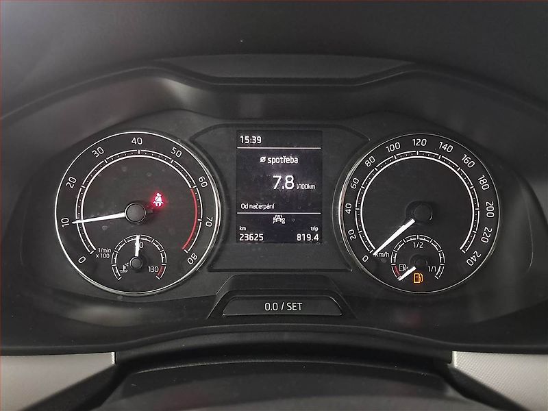Škoda Kamiq (2020) 1.0 TSI, Tempomat - fotka 11 z 15