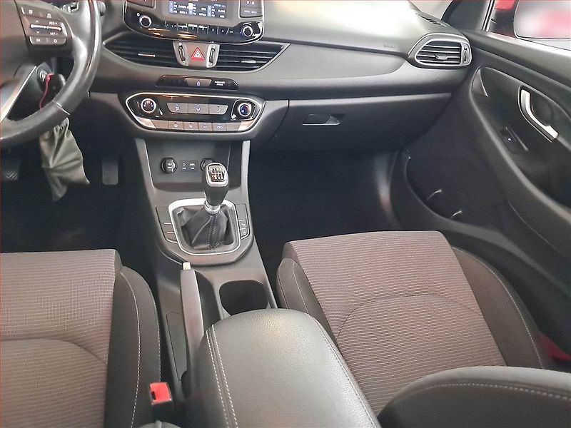 Hyundai i30 (2018) 1.0 T-GDI, Serv.kniha - fotka 8 z 20