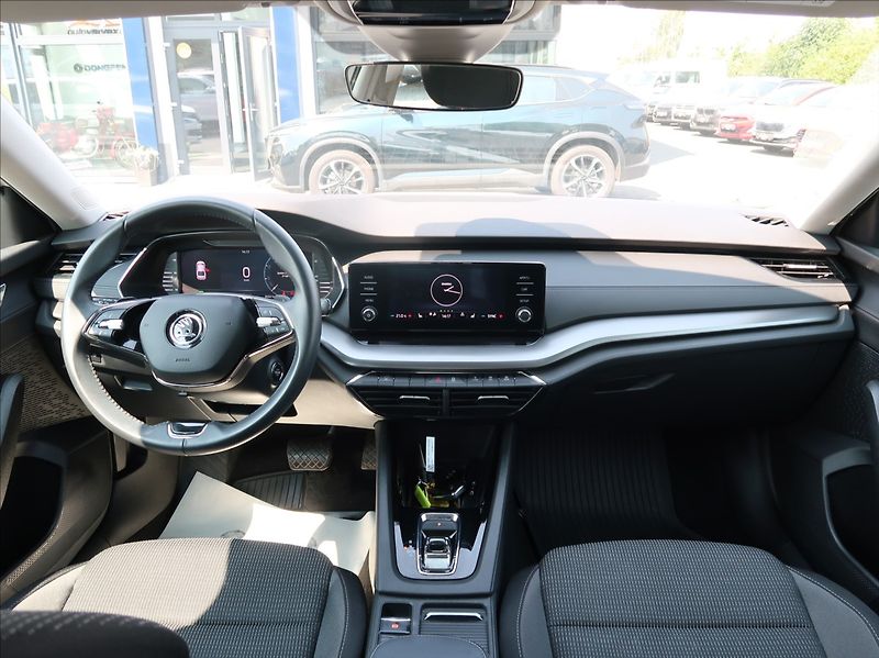 Škoda Octavia 2,0 TDi,1majČR,Serv.k.,DSG,DPH - fotka 17 z 26
