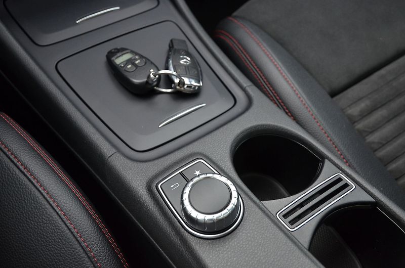 Mercedes-Benz GLA (2016) 220d 130kW 4Matic AMG LINE /ČR - fotka 35 z 38