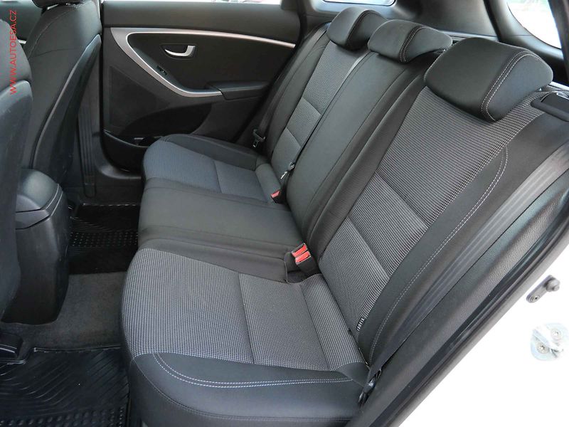 Hyundai i30 (2013) 1.6CVVT, ČR, AC, tempo, park - fotka 10 z 16