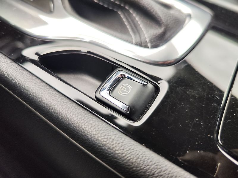 Opel Insignia 2.0 CDTi/125kW Inovation AT - fotka 21 z 34