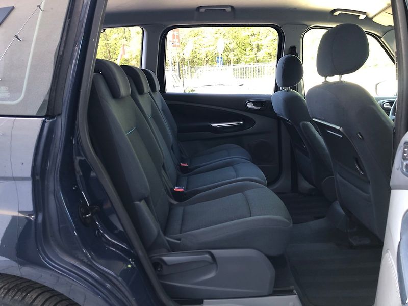Ford Galaxy (2009) TREND 2.0 TDCi - fotka 13 z 31