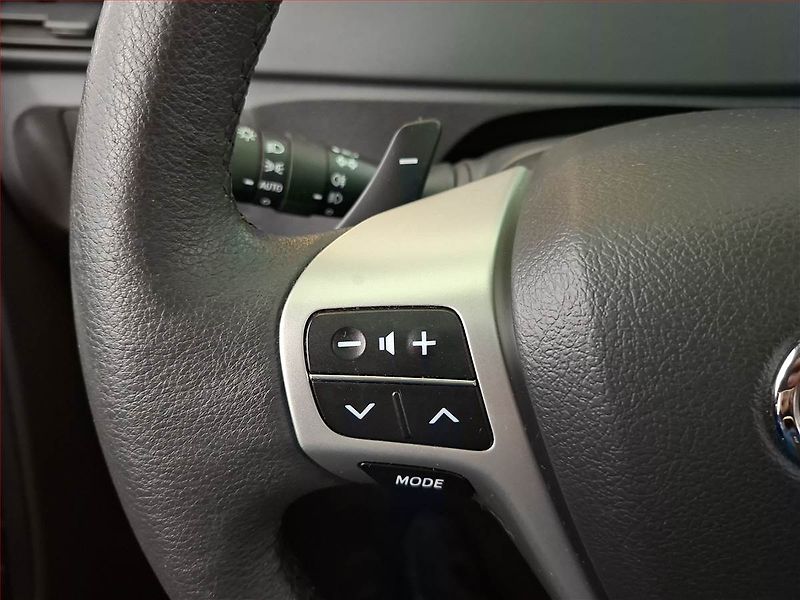 Toyota Verso (2010) 2.2 D-4D, Automat, Navi - fotka 18 z 21