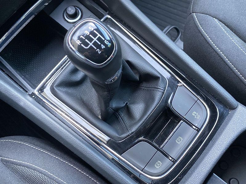 Škoda Karoq (2024) 1.5 TSI Selection - fotka 17 z 34