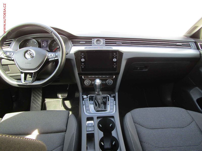 Volkswagen Arteon (2019) 2.0 TDi, DSG, navi, park - fotka 8 z 18